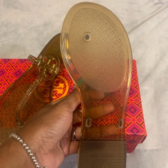 Women’s size 7 Tory Burch sandal - Picture 4 of 6